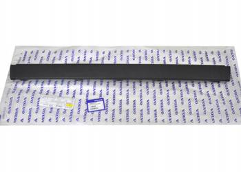 VOLVO S60 przednia srodkowa listwa zderzaka OE