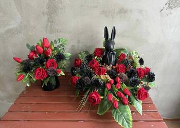 Kompozycja stroik komplet wiązanka kwiaty na cmentarz wielkanocna Zającem