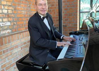 Pianista śpiewający na event i koncert