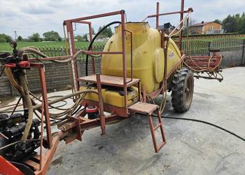 Opryskiwacz ciągnięty 1500l