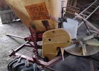 Rozsiewacz do nawozu KOS