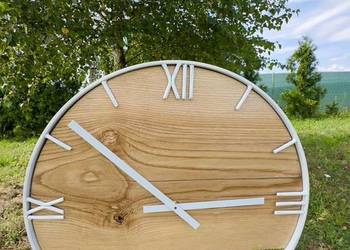 Zegar ścienny z drewna jesionowego z mchem 40 cm