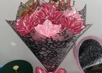 Bukiet kwiatów ze wstążki