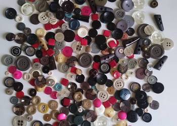 Guzik guziki ponad 270 sztuk Guzik guziki ponad 270 sztuk