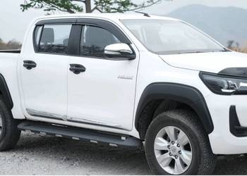 Poszerzenia Nadkola Błotników FENDER FLARES Toyota HILUX 2020-2025 4x4