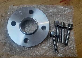 Dystans 4x100 30mm plus śruby
