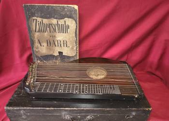 Cytra (zither) w futerale + stara szkoła gry – komplet