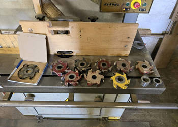 Frezarka dolnowrzecionowa JAROMA DFCA z wózkiem + zestaw frezów