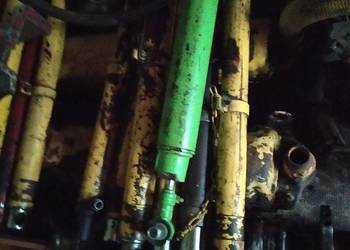 Siłownik New Holland M122 M133 M135 M140 1520 1530 1540 1545