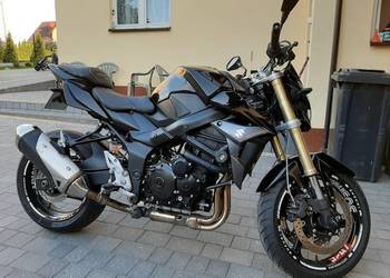 Suzuki GSR 750