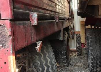 Sprzedam rozrzutnik obornika.sadzarke.kopaczke, opony 12,4x32 Sprzedam rozrzutnik obornika.sadzarke.kopaczke, opony 12,4x32