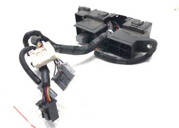 SKRZYNKA BEZPIECZNIKÓW TOYOTA COROLLA E21 90080-87021 Sedan/Limuzyna 1