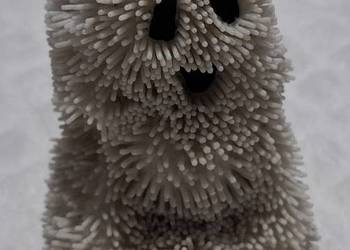 Świecący duszek, 8cm, gumowy gniotek, migające kolorowe światła (Zabawka)