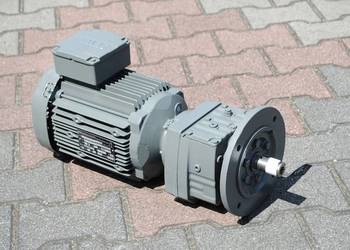 Motoreduktor kołnierzowy 1.5kw. 181obr./min.. SEW