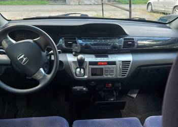 Honda fr-v. 1.8 vtec 6 osob