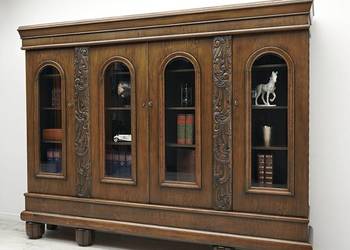 Dębowa biblioteka w stylu secesyjnym, lata 30-te XXw. Po renowacji.