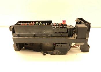 SKRZYNKA BEZPIECZNIKÓW MAN TGE 7C0061261 Bus 2.0 177KM MODUŁ