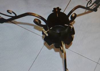 Sprzedam metalowy stojak pod choinkę.