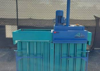 Belownica prasa dwukomorowa do foli kartonów makulatury odpadów śmieci Belownica prasa dwukomorowa do foli kartonów makulatury odpadów śmieci