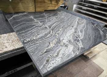 Płytki Granit Black Forest polerowane 60x30x1,3 cm