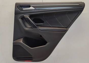 VW TIGUAN II TAPICERKA BOCZKA DRZWI PRAWY TYŁ 5NA867212S