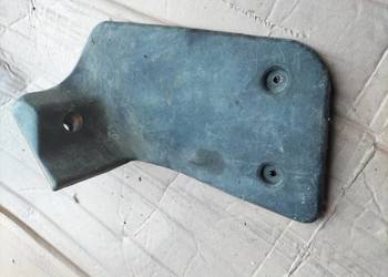 AUDI 80 B3 893863274 PODNÓŻEK OSŁONA DYWANU POD PEDAŁ GAZU