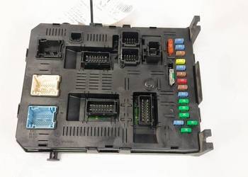 SKRZYNKA BEZPIECZNIKÓW PEUGEOT 307