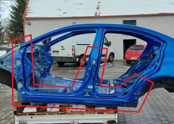 Subaru WRX STI 2015 próg lewy słupek środkowy bok lewa strona 