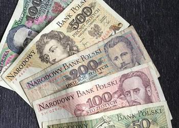 5 różnych banknotów z PRL