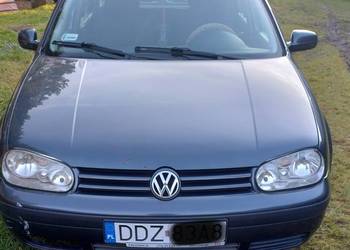 Volkswagen Golf 1.6dm3 105KM 2001r. benzyna
