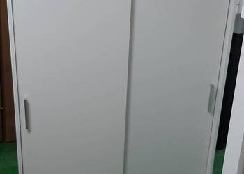 komoda z drążkiem,  drzwi przesuwne