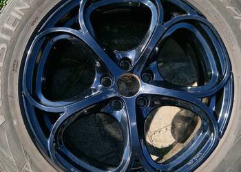 Komplet 4 felg od Alfa Romeo Stelvio z oponami Vredestein 235/60/18 zimowe