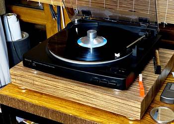 gramofon firmy Aiwa model PX-E850 + przedwzmacniacz gramofonowy gramofon firmy Aiwa model PX-E850 + przedwzmacniacz gramofonowy