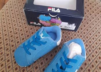 Buciki niemowlęce marki Fila plus oryginalne pudełko