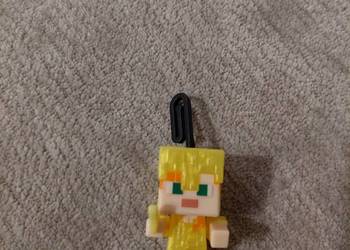 Rzadka figurka Alex w złotej zbroi Minecraft