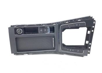 UCHWYT NA NAPOJE VW GOLF VII Kombi KUBKI KUBKÓW, WNĘKA
