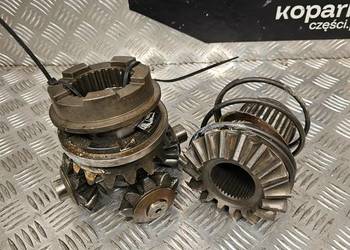 Części wewnętrzne mechanizmu różnicowego Ford 655C 555 New Holland TS100
