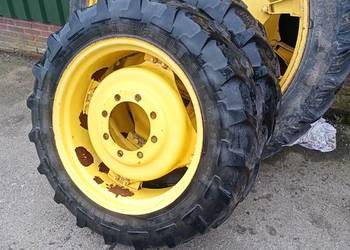 Komplet kół John Deere tył 14.9r 38 przód 11.2r 28