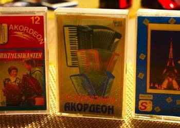 Muzyka na akordeon - trzy kasety w stanie bardzo dobrym