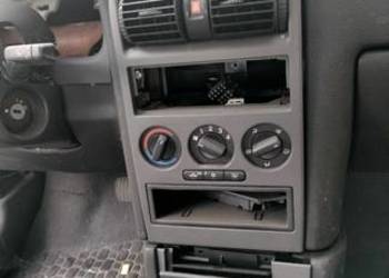 KONSOLA ŚRODKOWA PANEL NADMUCHU KLIMATYZACJI OPEL ASTRA G AWARYJNE 98-04