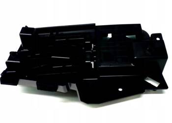 VOLVO V60 tylny lewy slizg zderzaka 31352284 OE VOLVO V60 tylny lewy slizg zderzaka 31352284 OE