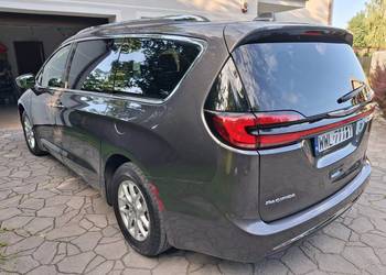 Chrysler Pacifica Touring L 2021 polift
