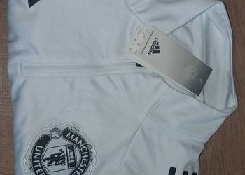 Dres Manchester United