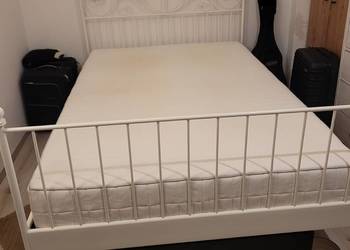 łóżko z materacem i stelażem Ikea Leirvik