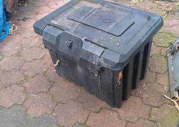Skrzynia  pojemnik sam9chodowy