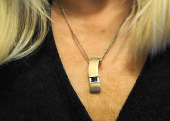 Masywny naszyjnik vinted srebro i niebieski kryształek