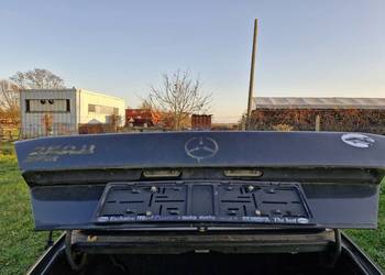 mercedes 124 klapa bagażnika