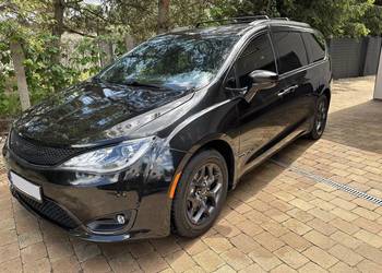 Crysler Pacifica S