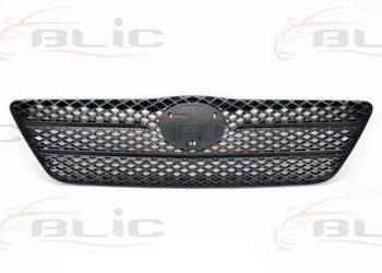 ATRAPA CZARNA (H/B) - TOYOTA COROLLA 01/02 -12/03