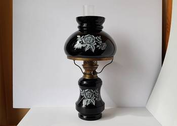 Stara, duża lampa naftowa